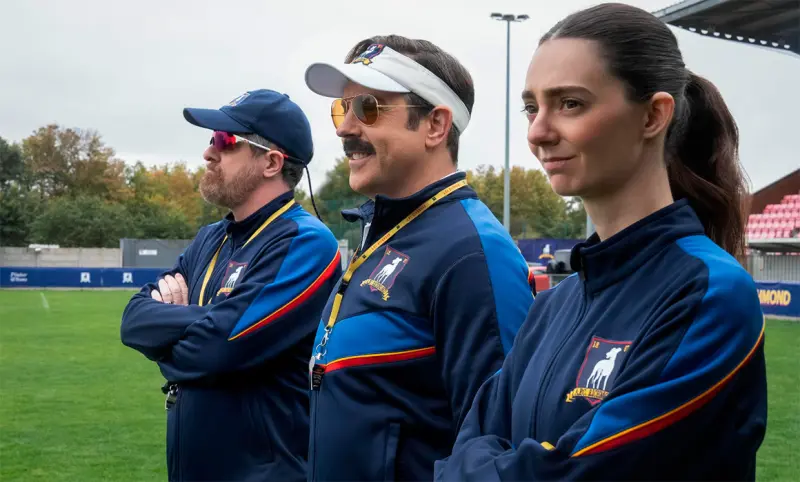 Regresa Ted Lasso como entrenador femenil en tráiler