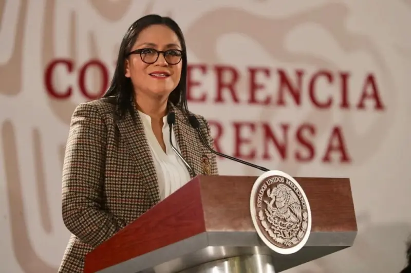 Ariadna Montiel evita hablar de ocupar dirigencia de Morena