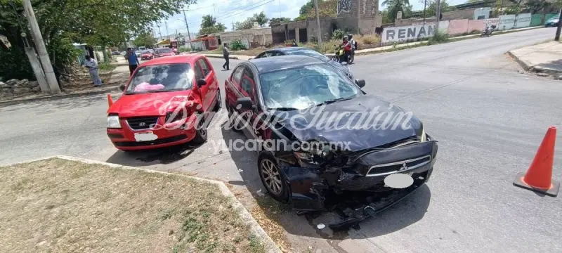 Accidente en calles de la colonia Emilio Portes Gil de Mérida sin reporte de lesionados