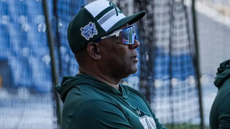 Miguel Tejada, mánager de Bravos de León: “Tomamos un juego a la vez”