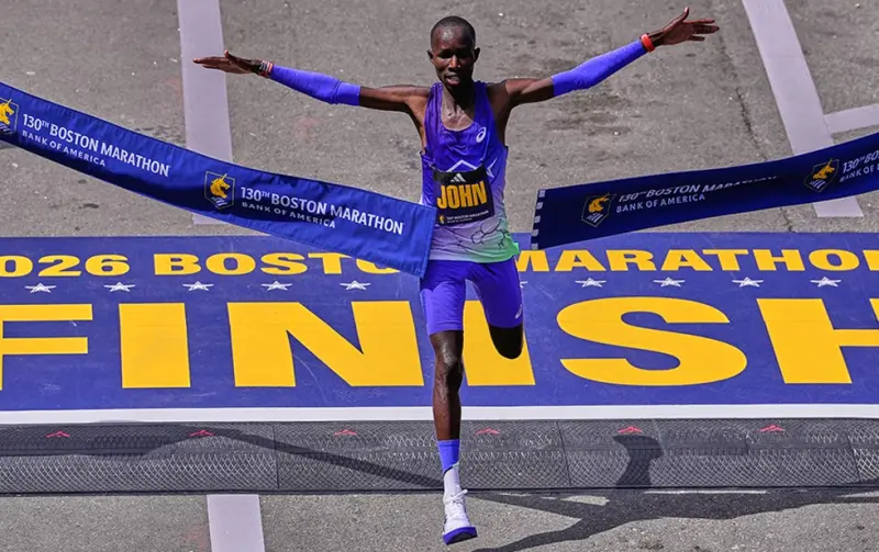 Korir gana con récord el Maratón de Boston