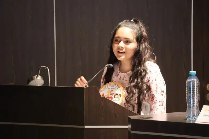 Gana niña de Zihuatanejo primer lugar nacional en concurso de dibujo