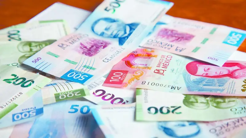 Peso registró su cuarta jornada con avances frente al dólar