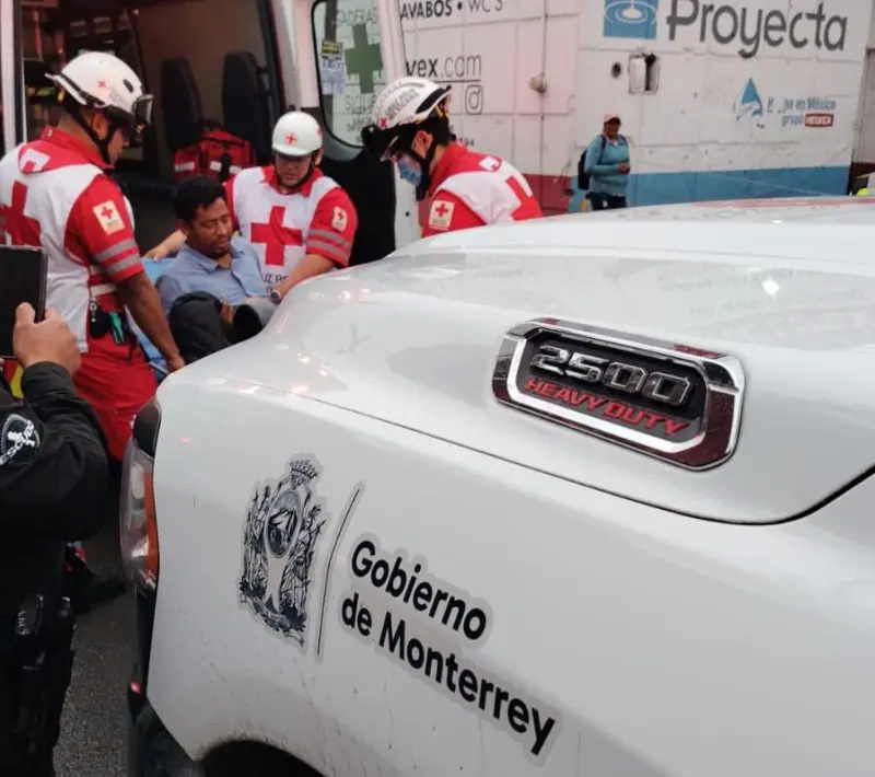 Hombre resulta herido por mordeduras de 3 perros en Monterrey