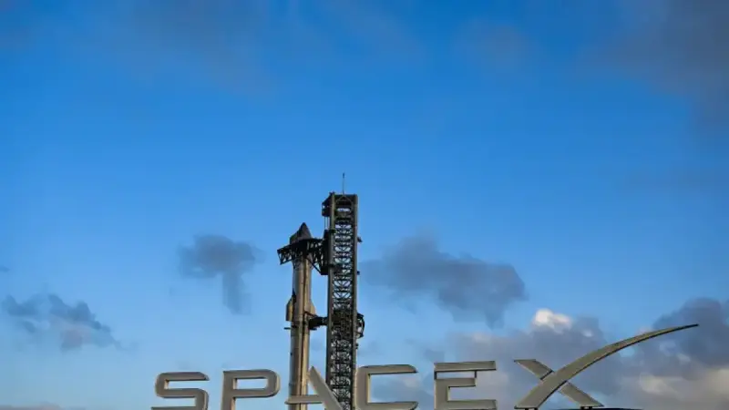 SpaceX prevé una valoración de 2 billones de dólares en su salida a bolsa