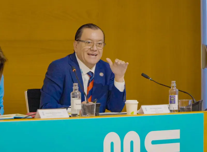 Participa Javier Saldaña en cumbre de rectores en España