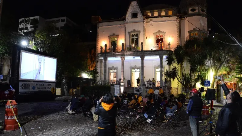Cine bajo las estrellas: La labor de Cine La Mina por democratizar el séptimo arte en Guanajuato