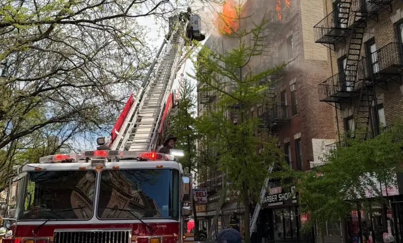 Refuerza FDNY mensaje de seguridad tras incendio que dejó 2 muertos