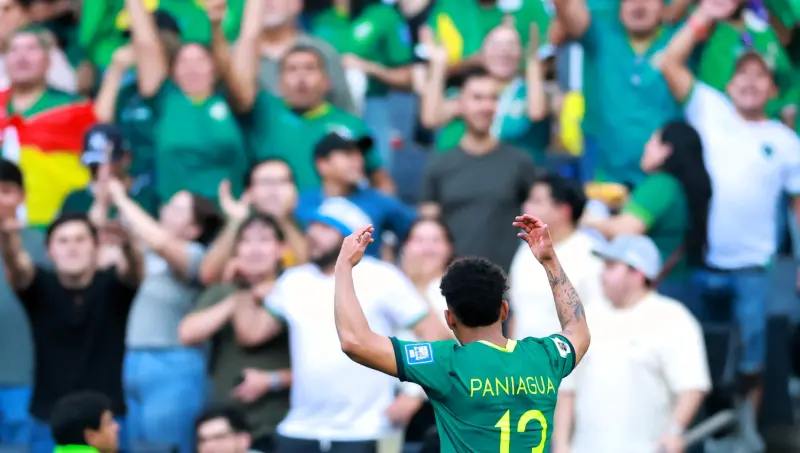 Decomisa Hong Kong 10 mil playeras piratas rumbo al Mundial 2026