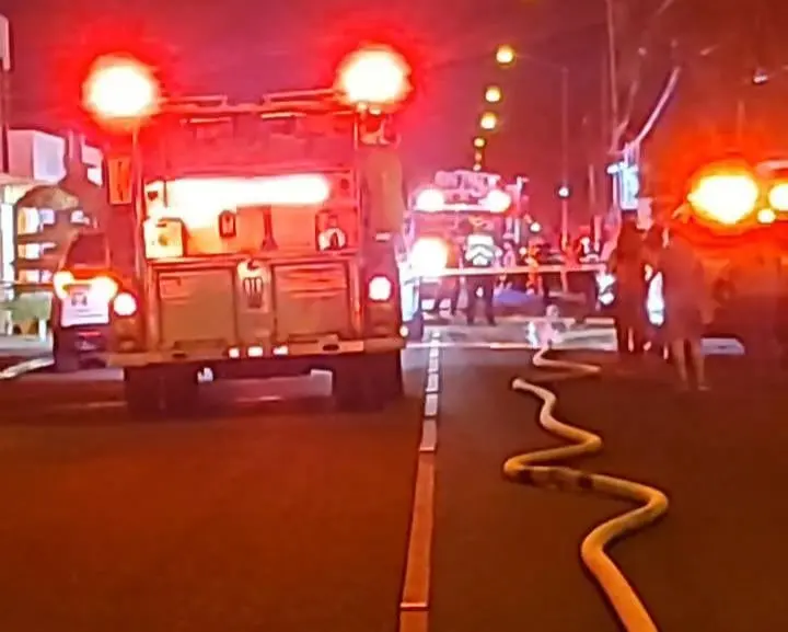 Muere adulta mayor por intoxicación en incendio de casa en la Prohogar