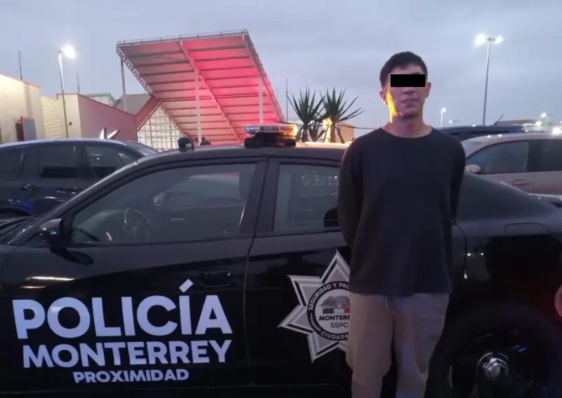 Detienen a joven por robo en tienda departamental de Monterrey