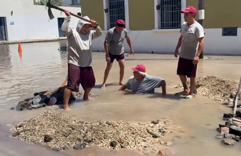 Concluye la reparación de una fuga de agua en el barrio de San Sebastián de Mérida
