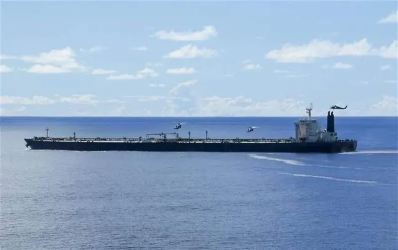 Detiene EU otro buque petrolero de Irán en océano Índico