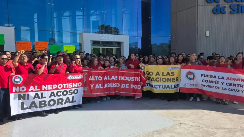 Trabajadores del Centro de Ciencias Sinaloa exigen aumento por vida cara