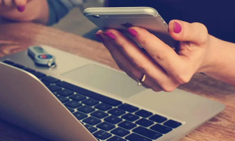 Impulsa SEE prevención ante riesgos digitales para estudiantes