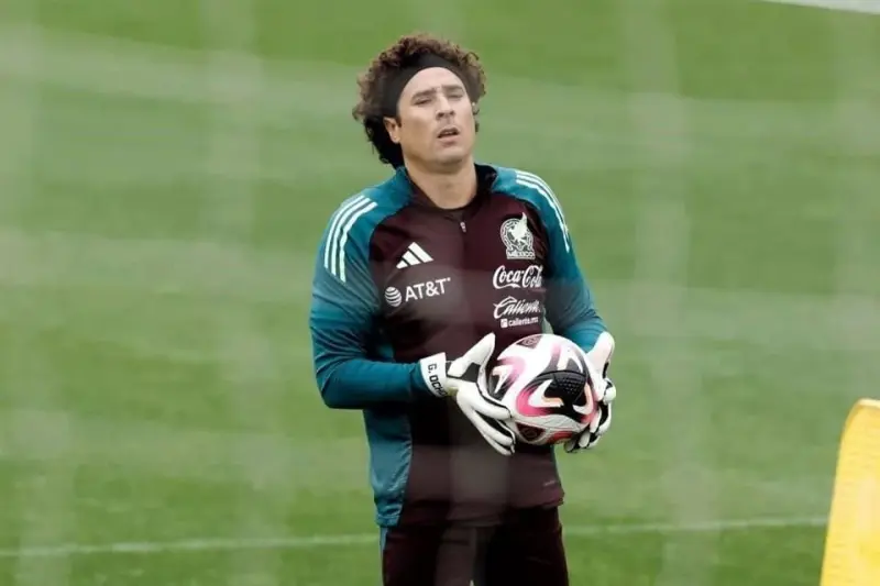 Dice Memo Ochoa que pelearía por titularidad en el Tri