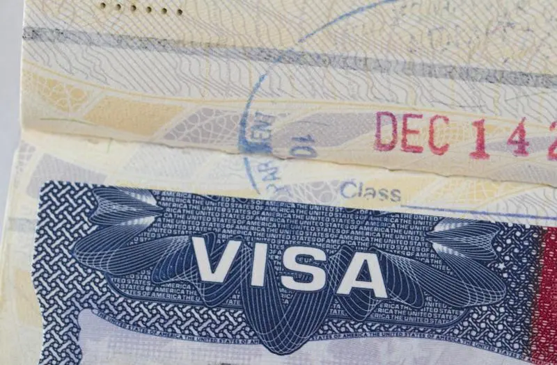 EU amplía la revisión de redes sociales para solicitantes de visas; pide tener perfiles públicos