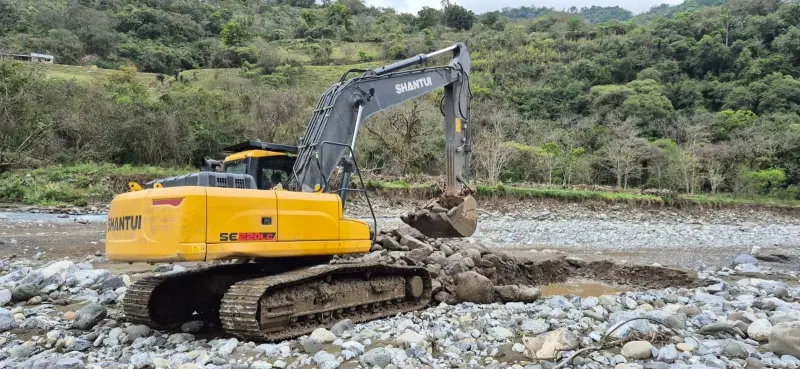 Inundación en Tianguistengo; evacúan a 3 familias