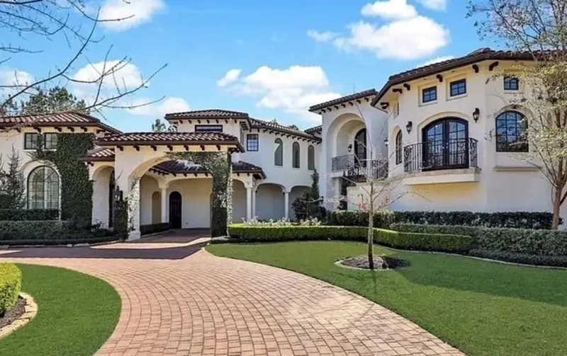 Va Fox por casa de Arroyo en Houston