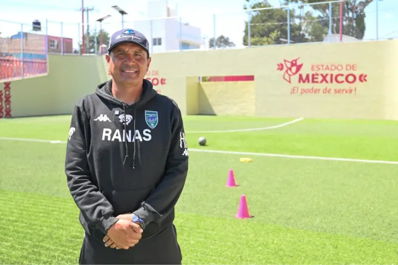 Edomex impulsa el deporte con 78 canchas rehabilitadas en 52 deportivos