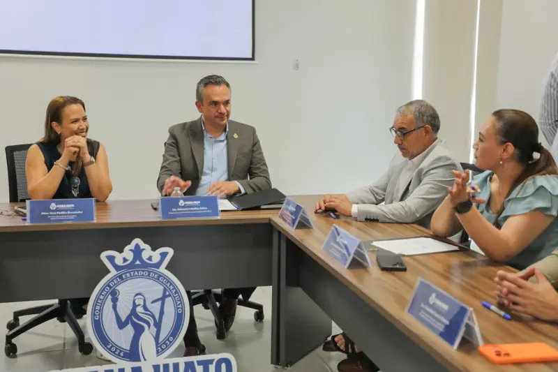 Firman alianza Financiera Tú Puedes Guanajuato e IECA para emprendedores