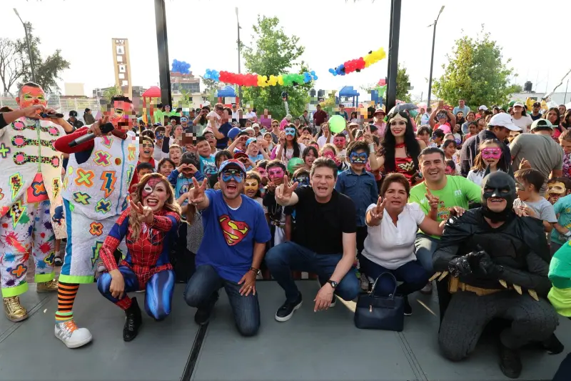 Celebra Alfonso Martínez a la niñez en Santa María