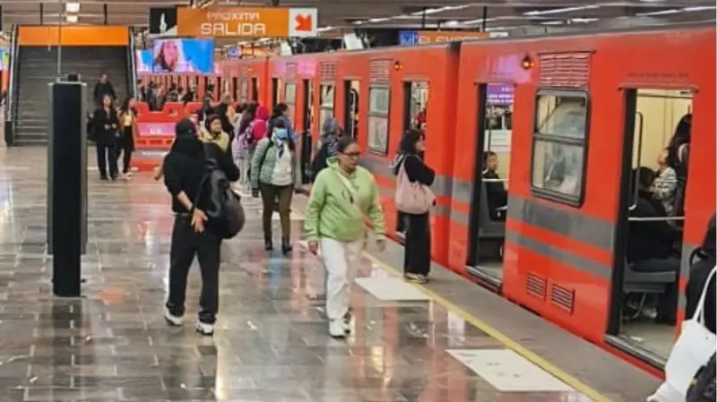Metro CDMX hoy: alta afluencia y trenes detenidos afectan varias líneas