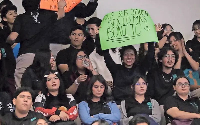 Conocen menores los peligros de las redes