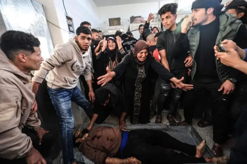 Mata Israel a 10 personas cerca de una escuela en Gaza