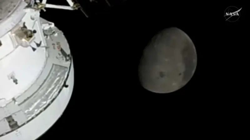 Artemis II rompe el récord de distancia humana en el espacio y encara la cara oculta de la Luna