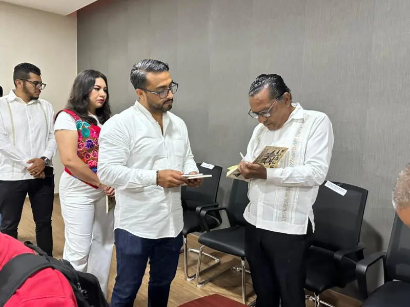 Presentan libro “históricos que transformaron a México”, de Víctor Cruz Roque