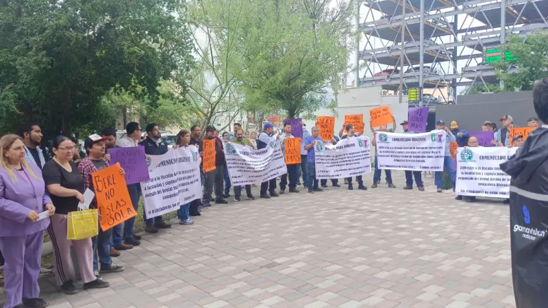 Telefonistas exigen justicia por intento de feminicidio en Apodaca