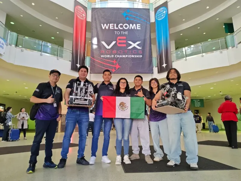 Avanzan estudiantes de la UTM en el Mundial de Robótica en EU