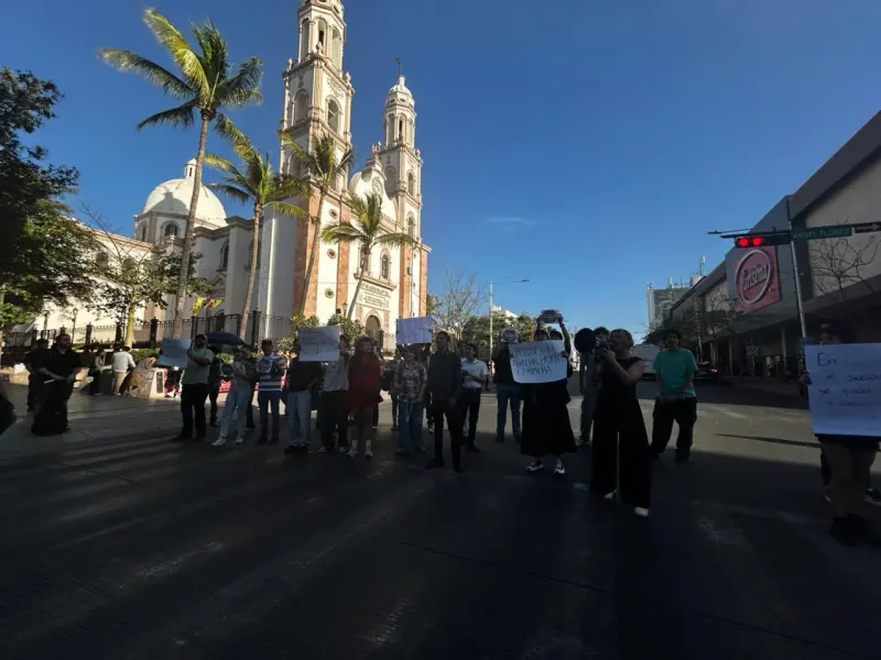Protestan en Culiacán contra aumento al transporte público; exigen servicio digno y seguro