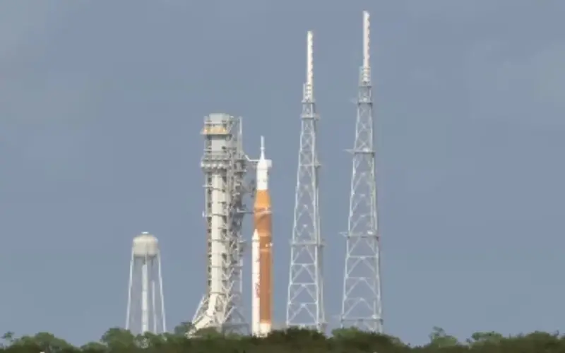 De altos vuelos: lanza NASA su cohete más potente