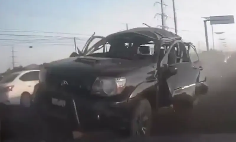 Explosión de camioneta en inmediaciones del AIFA deja saldo mortal