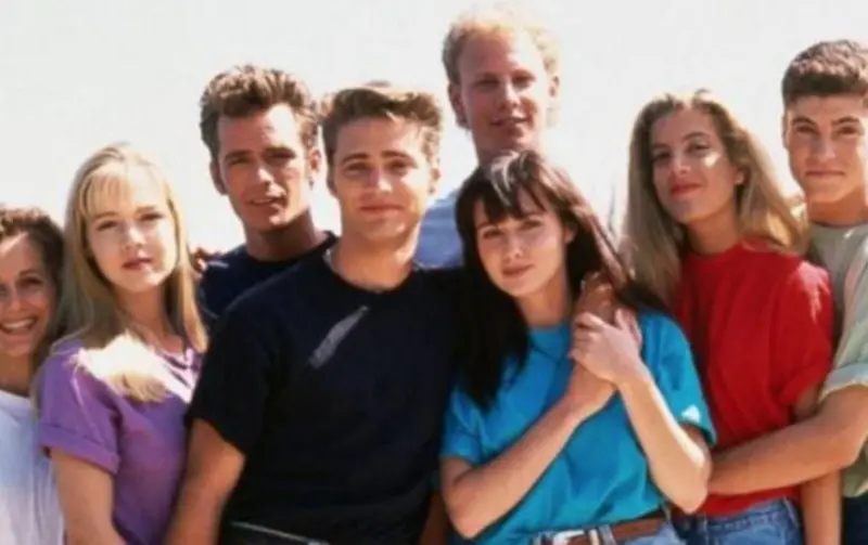 ¡Tragedia en Beverly Hills 90210! Famosa actriz y 7 niños terminan en el hospital tras brutal impacto