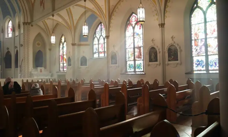 Revela informe más de 3 mil víctimas de abusos en Iglesia española