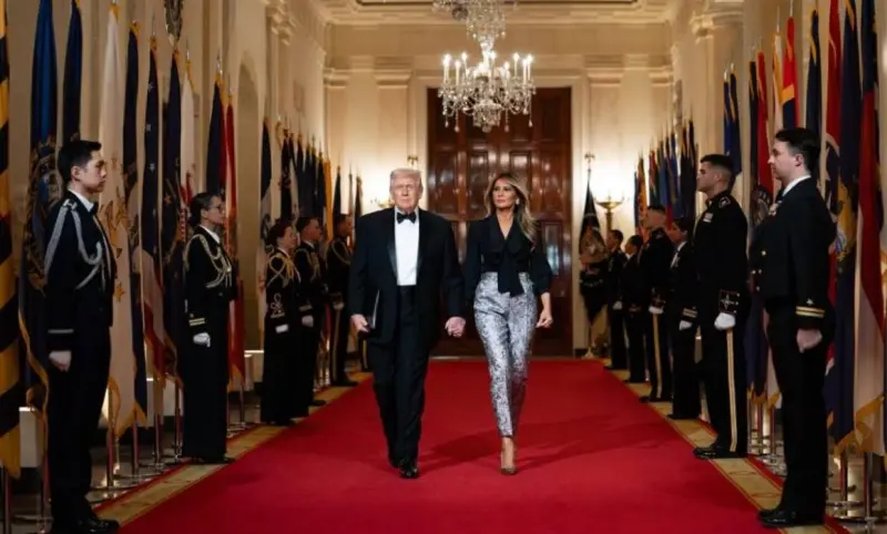 Abuchean a Trump y su esposa durante su aparición en el Kennedy Center