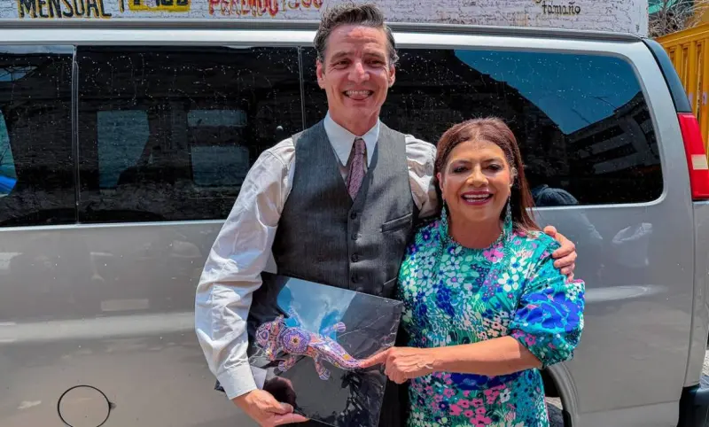 Celebra jefa de Gobierno de CDMX cumpleaños de Pedro Pascal