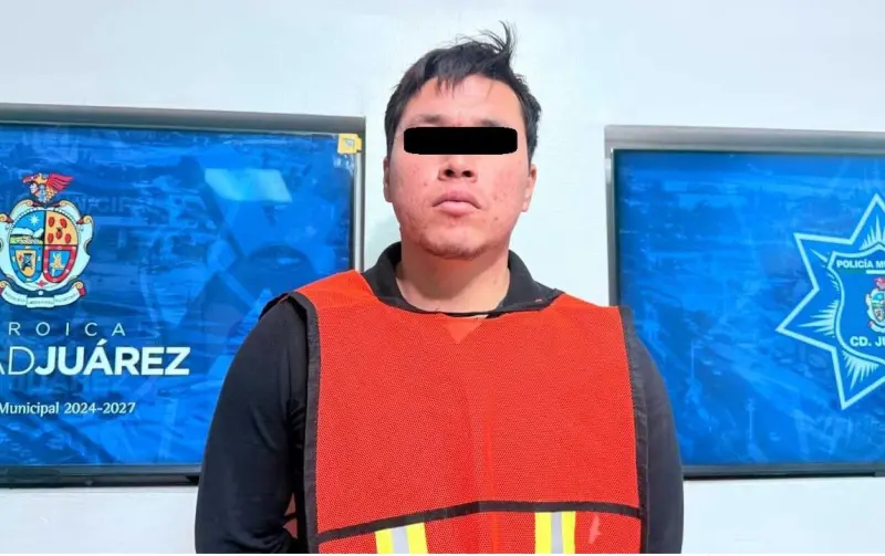 Sorprenden a sujeto dentro de notaría tras forzar la entrada