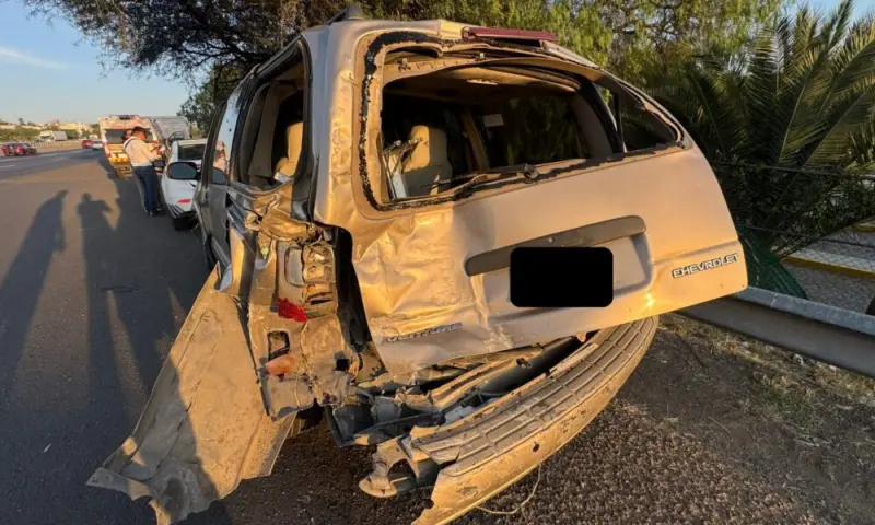 Carambola en la México-Querétaro deja cuantiosos daños