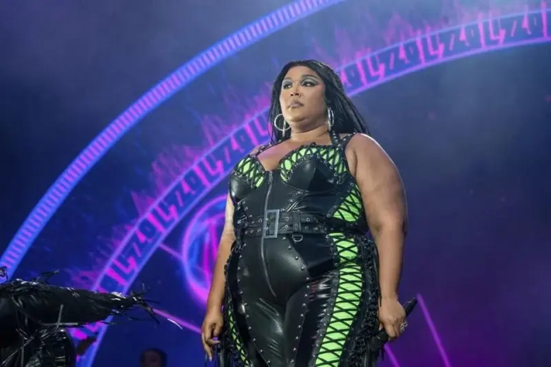 Revela Lizzo que perdió su virginidad tras ganar Grammy