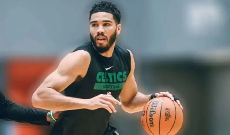 Tatum vuelve al Madison, revive su peor noche y deja sin sitio a Hugo González