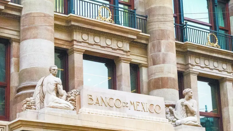 Especialistas privados ven más inflación y menos crecimiento: Encuesta Banxico