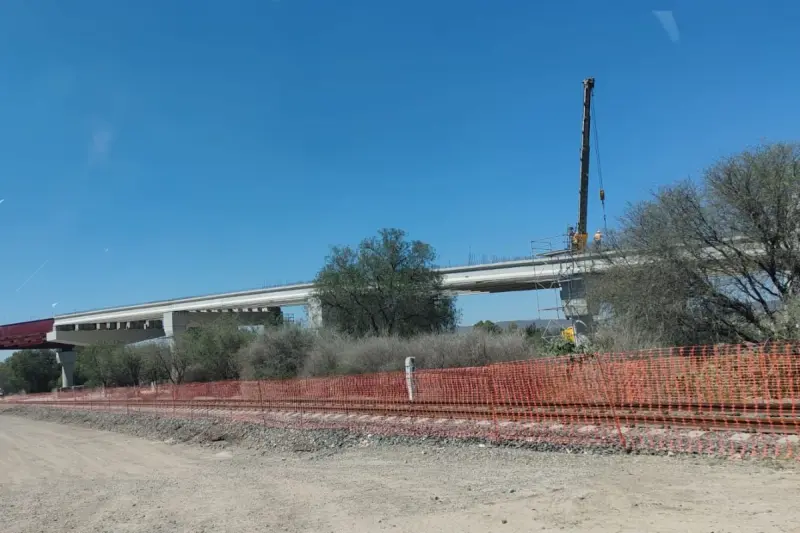 Afinan plan de obras complementarias por proyecto del tren México-Querétaro
