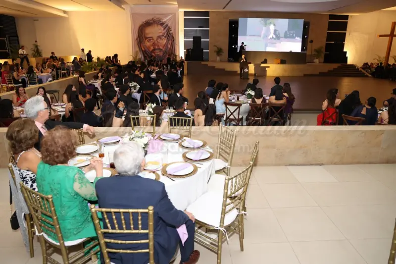 Emotivo festejo por el 40 aniversario del grupo apostólico Valores Humanos y Cristianos
