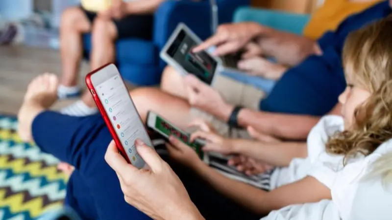 Grecia prohibirá las redes sociales a los menores de 15 años a partir de 2027