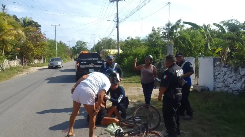 Mujer termina hospitalizada tras desvanecerse mientras conducía su bicicleta en Motul