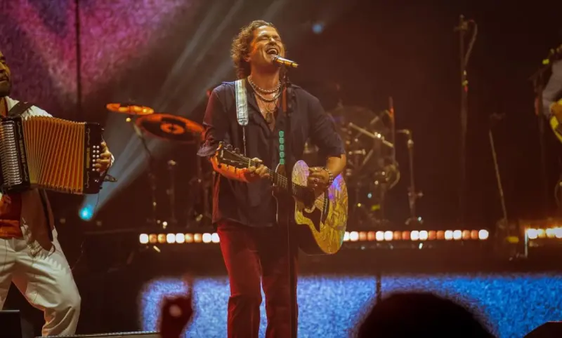 Presenta Carlos Vives su Tour al Sol en el Radio City Music Hall